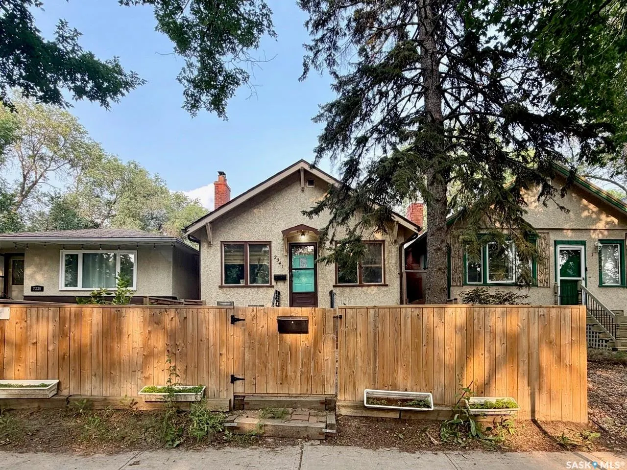 2341 ELPHINSTONE STREET