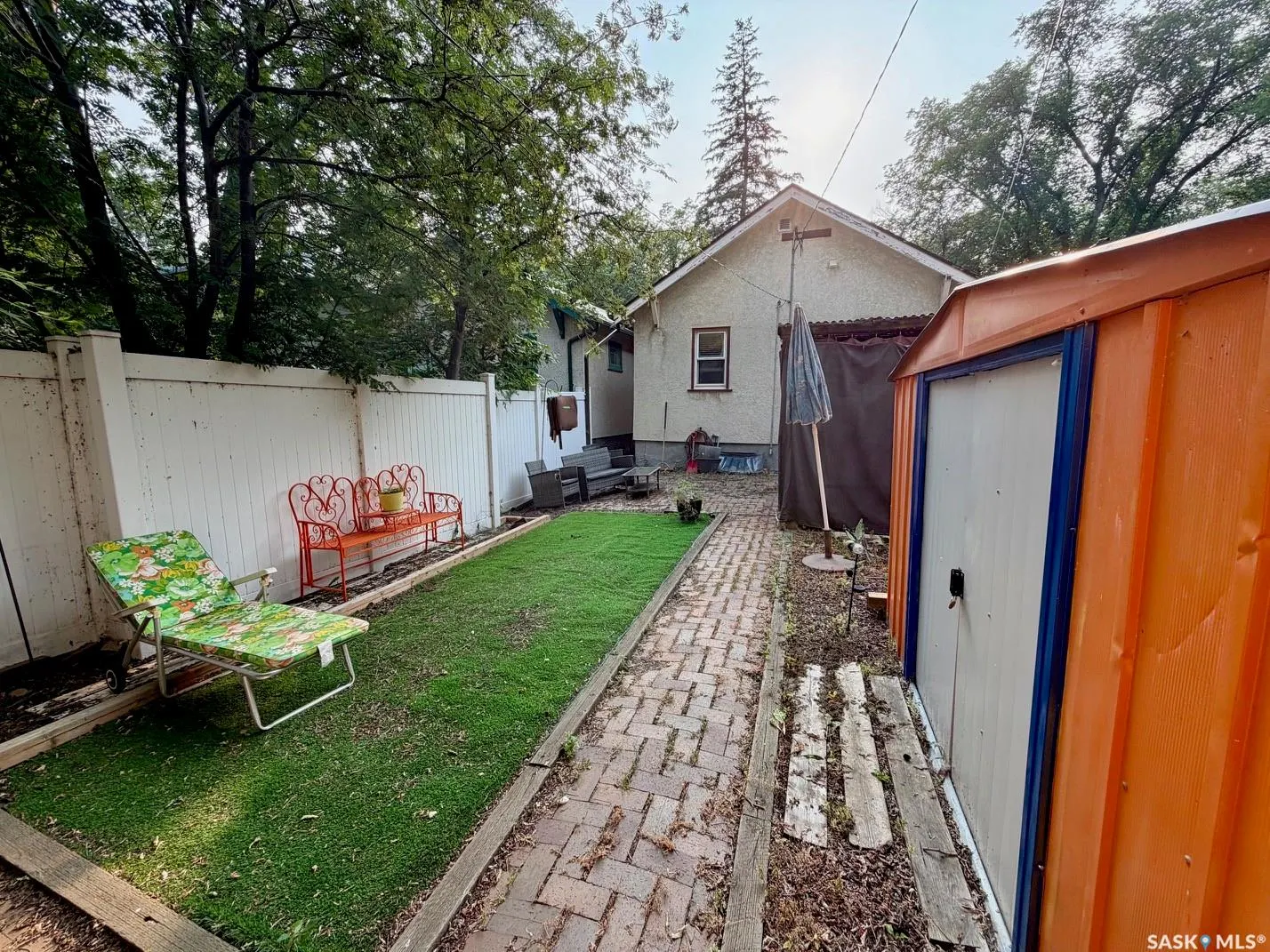 2341 ELPHINSTONE STREET