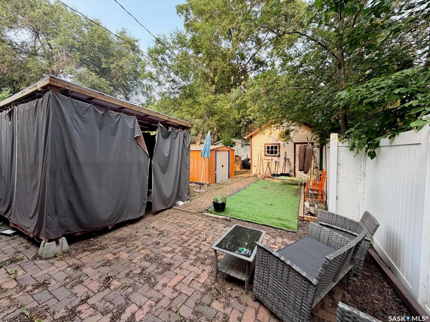 2341 ELPHINSTONE STREET
