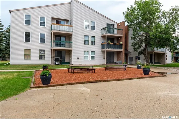 34 Nollet AVENUE #302