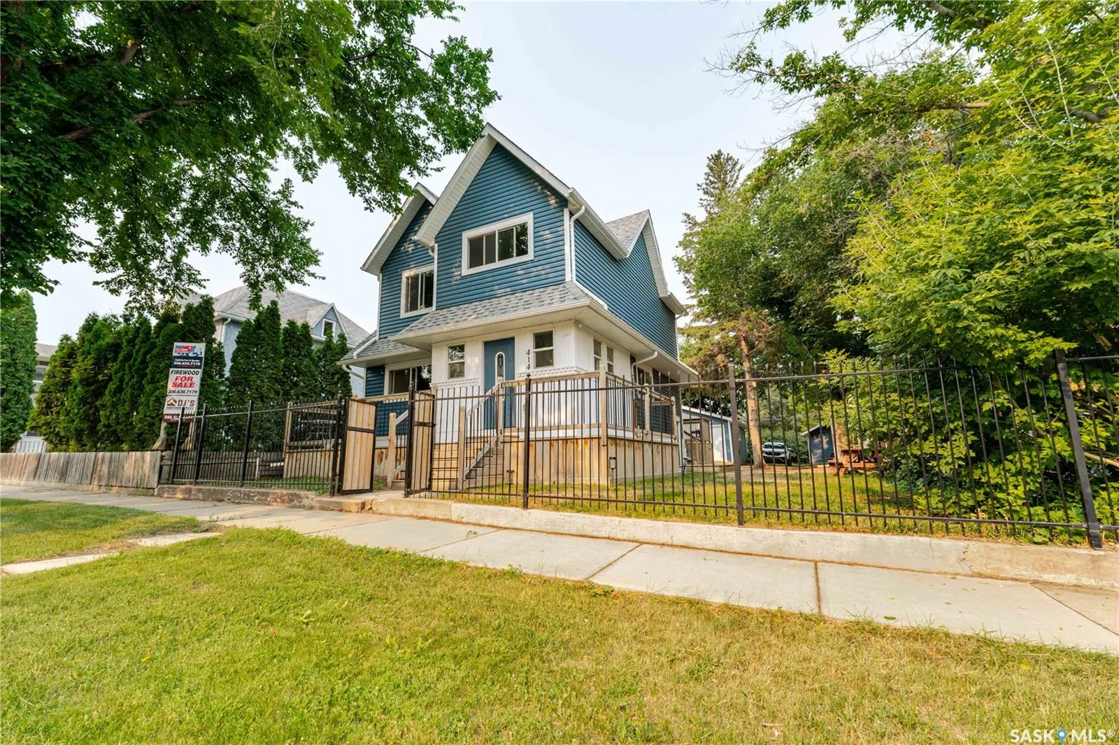 414 Main STREET S