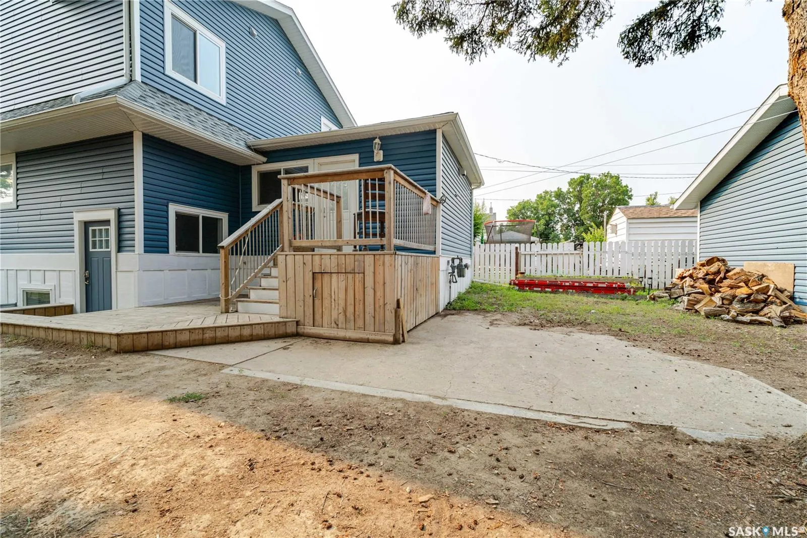 414 Main STREET S