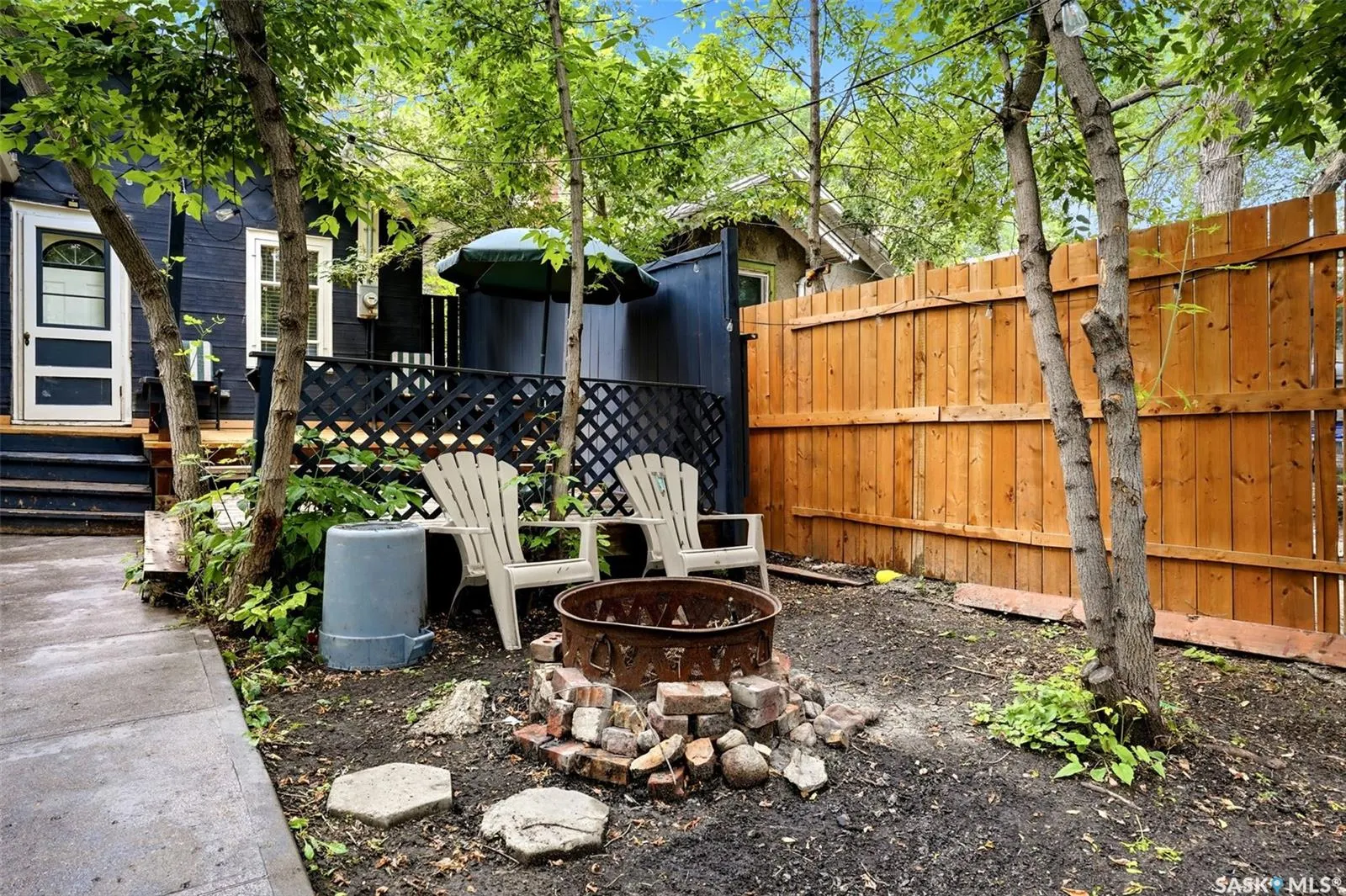 1555 Retallack STREET