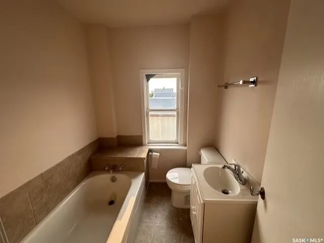 310 High STREET W