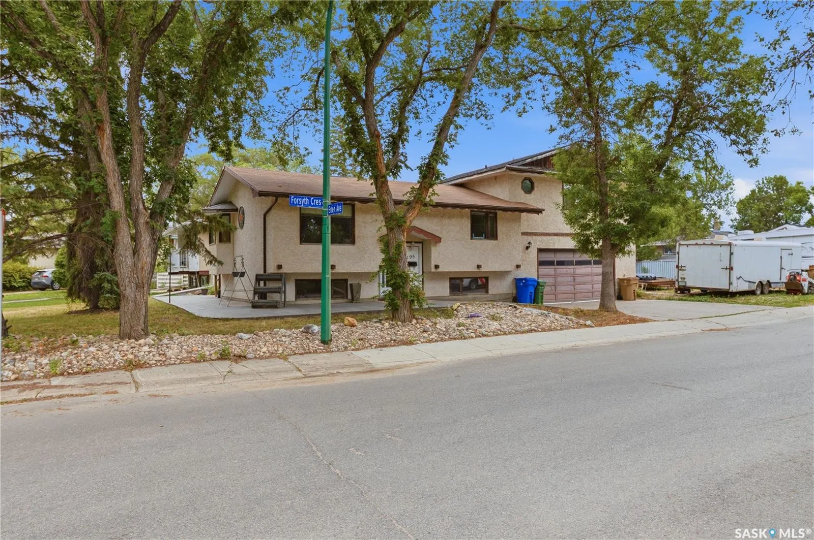 195 Forsyth CRESCENT