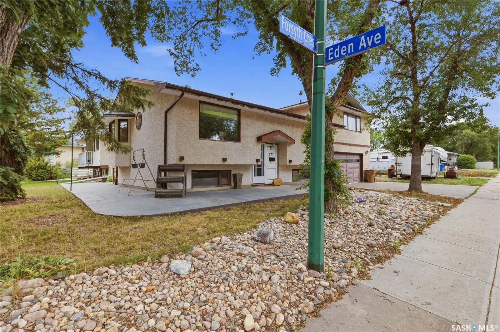 195 Forsyth CRESCENT