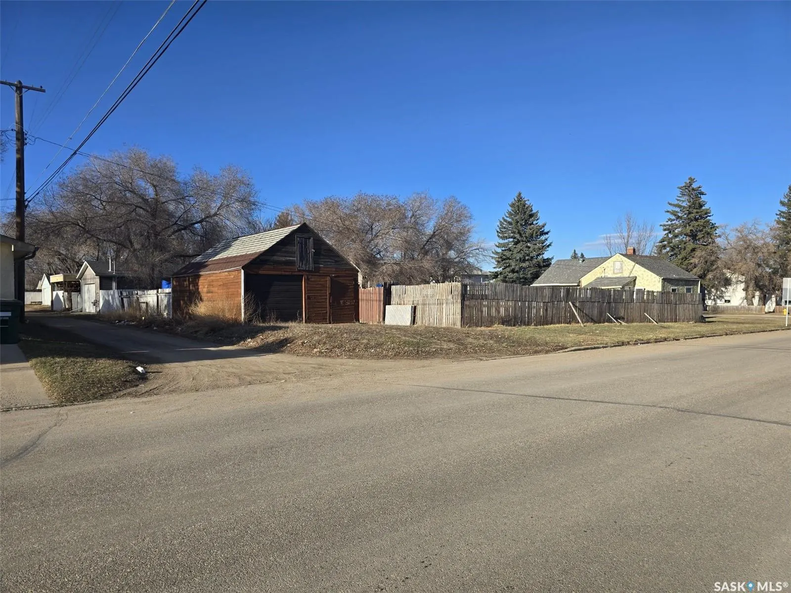 201 R AVENUE N
