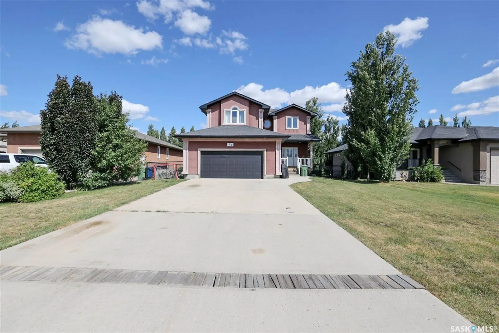 71 Fairway CRESCENT
