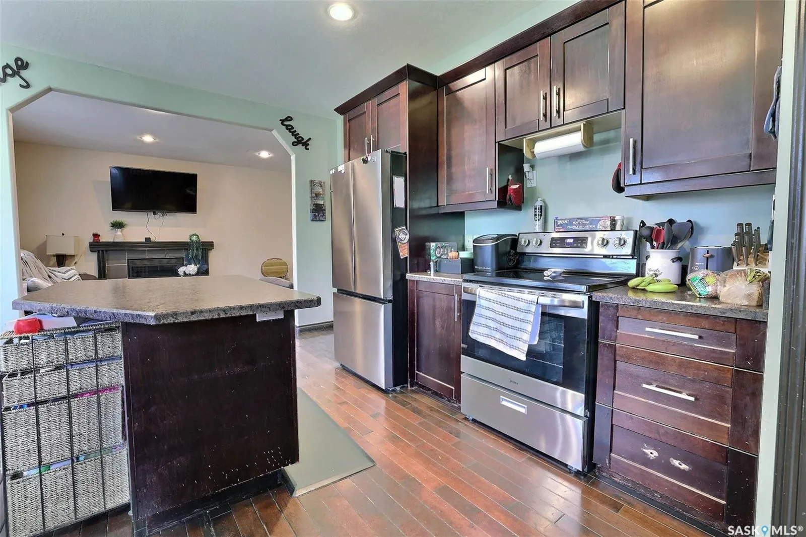 71 Fairway CRESCENT