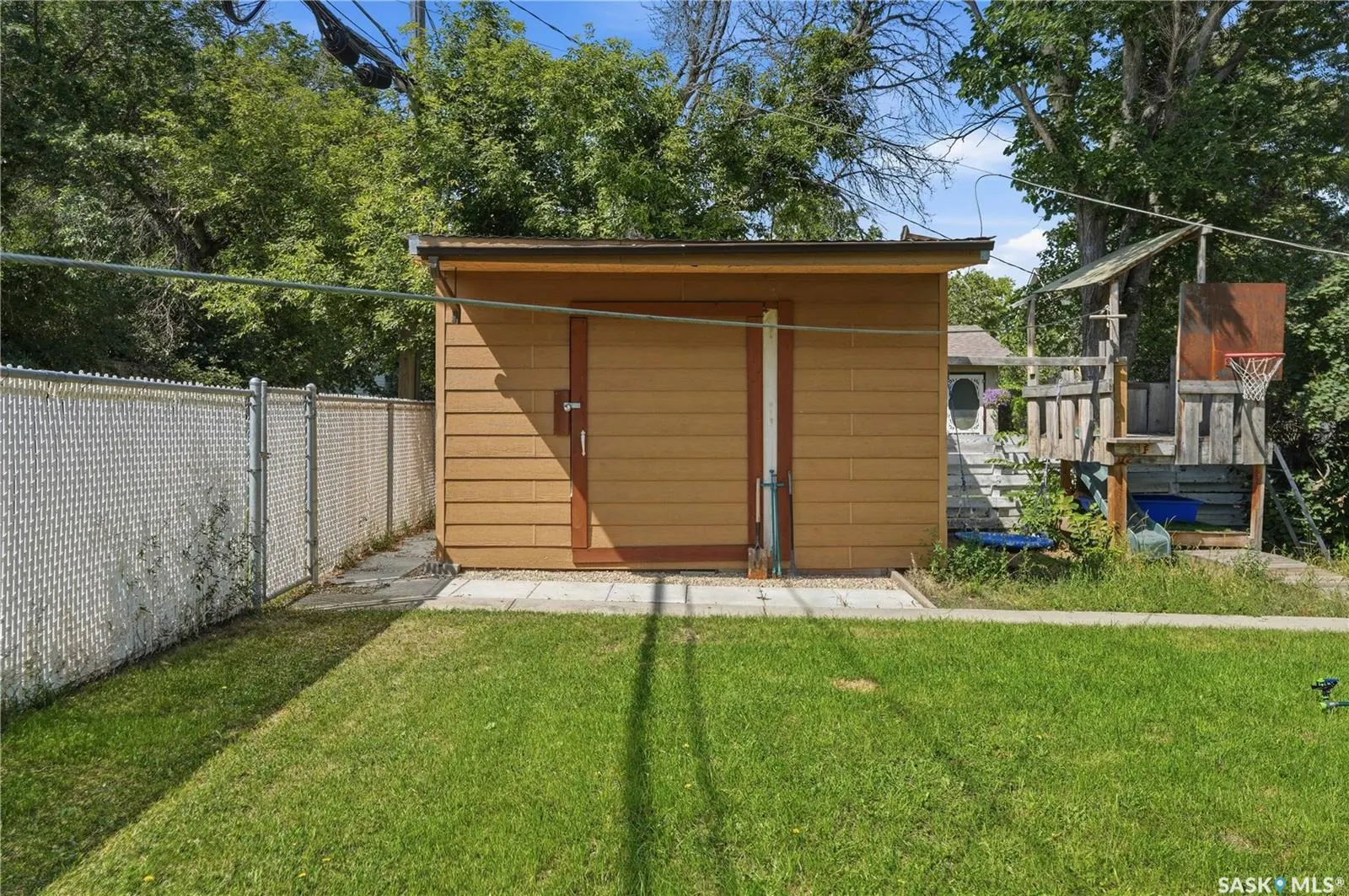 145 Lillooet STREET E