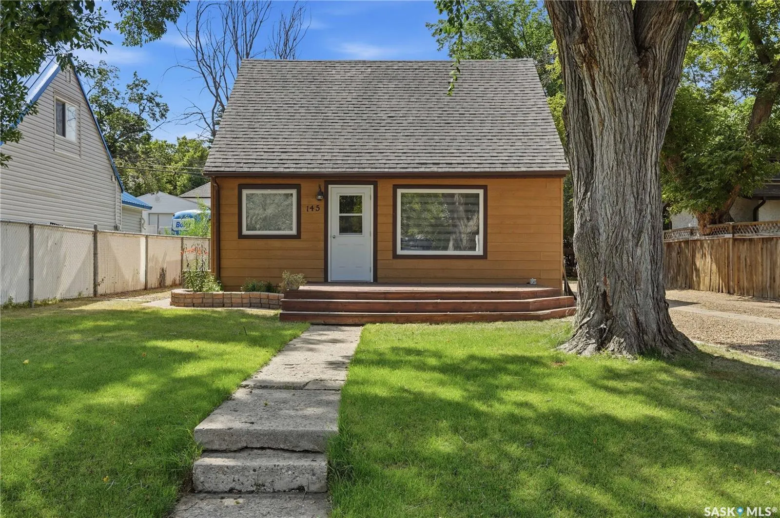 145 Lillooet STREET E