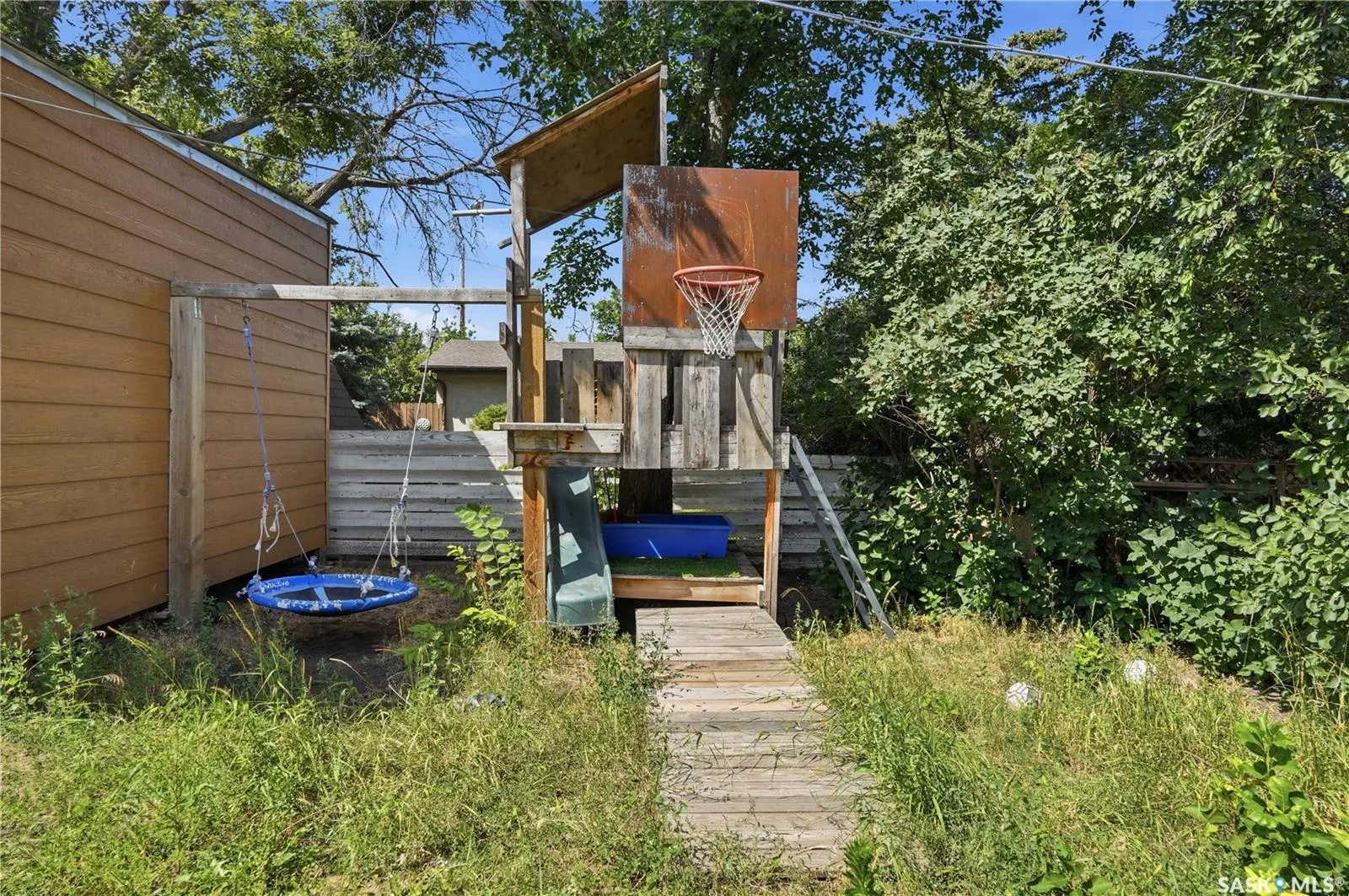 145 Lillooet STREET E