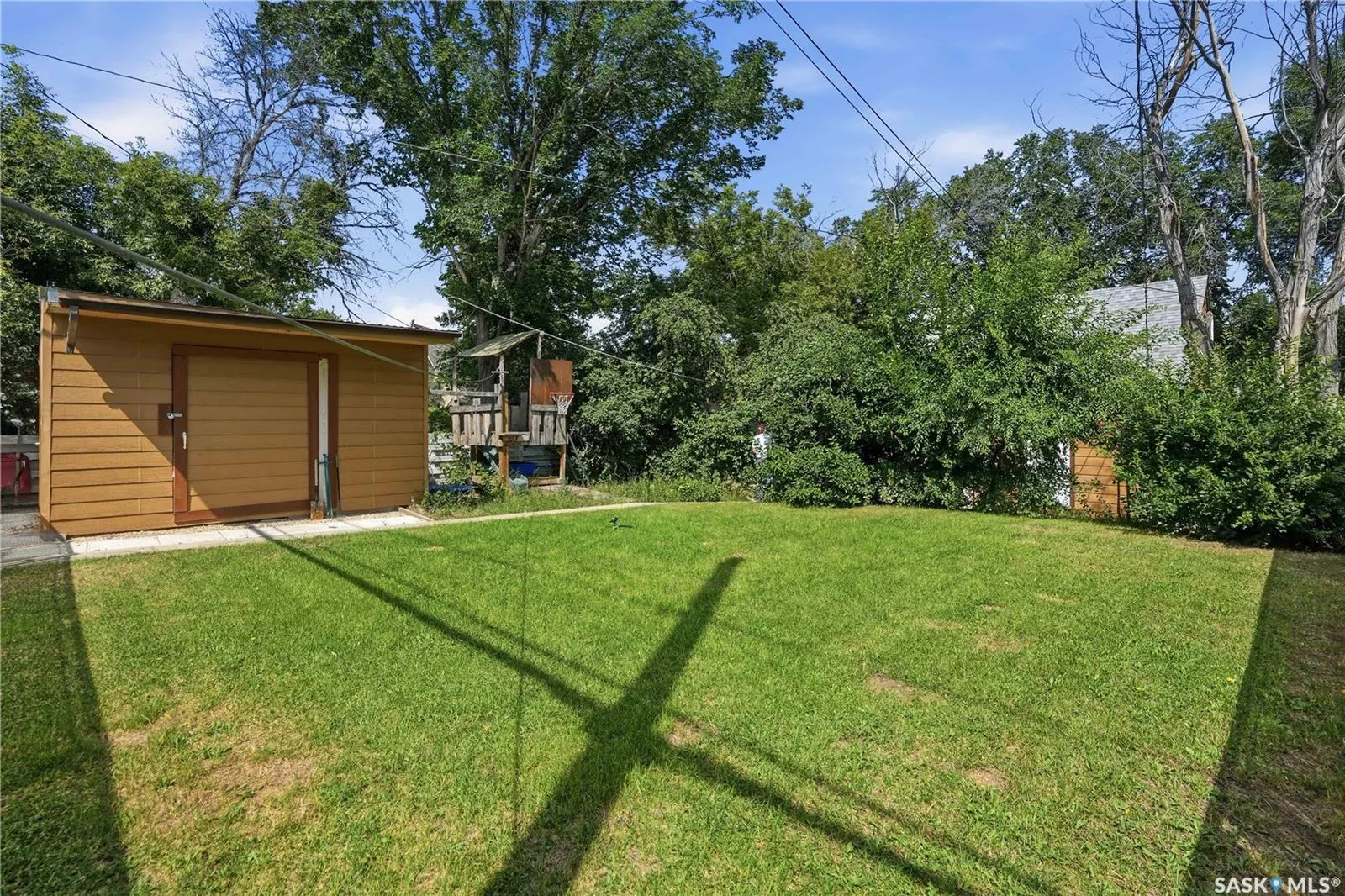 145 Lillooet STREET E