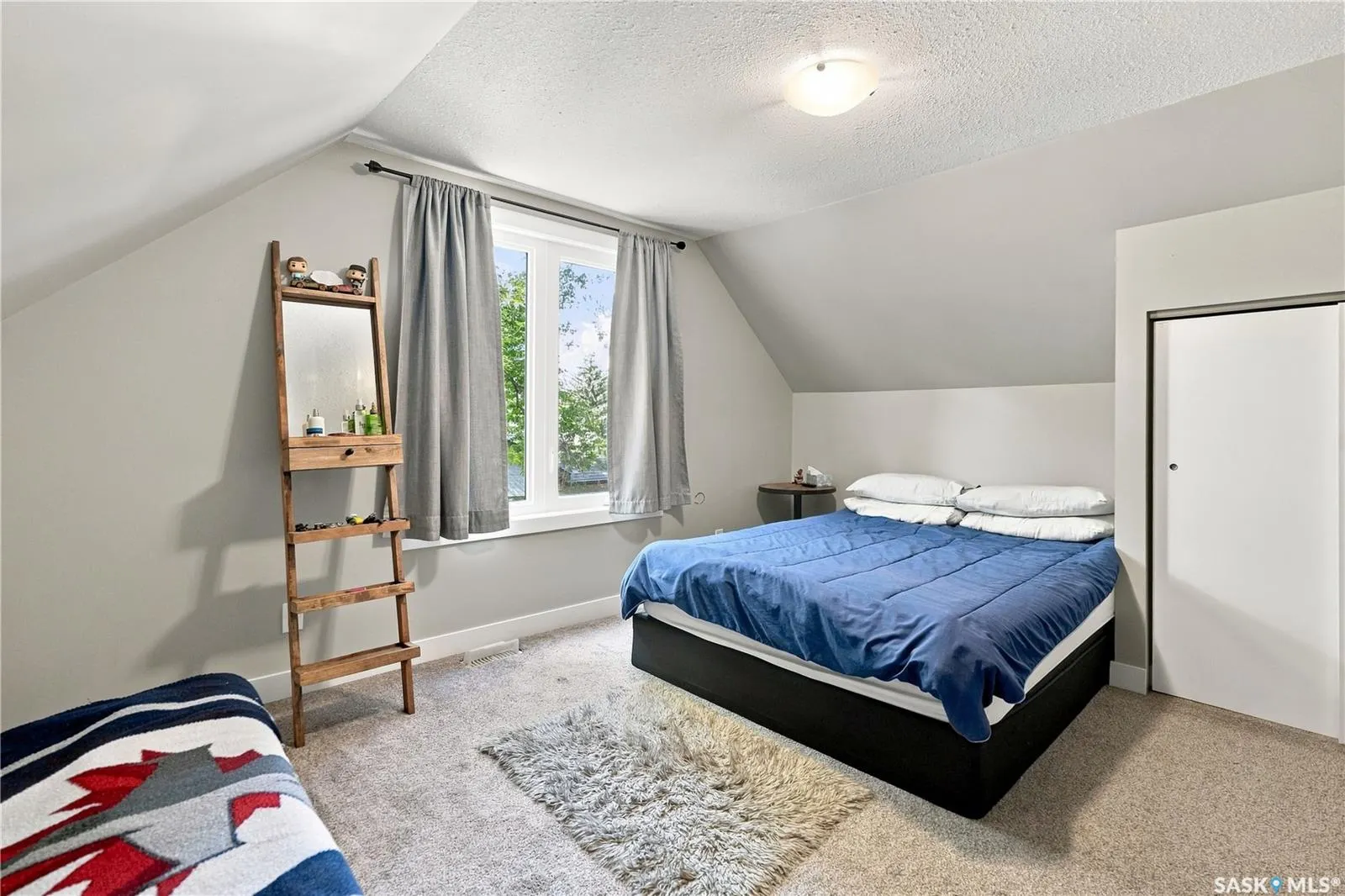145 Lillooet STREET E