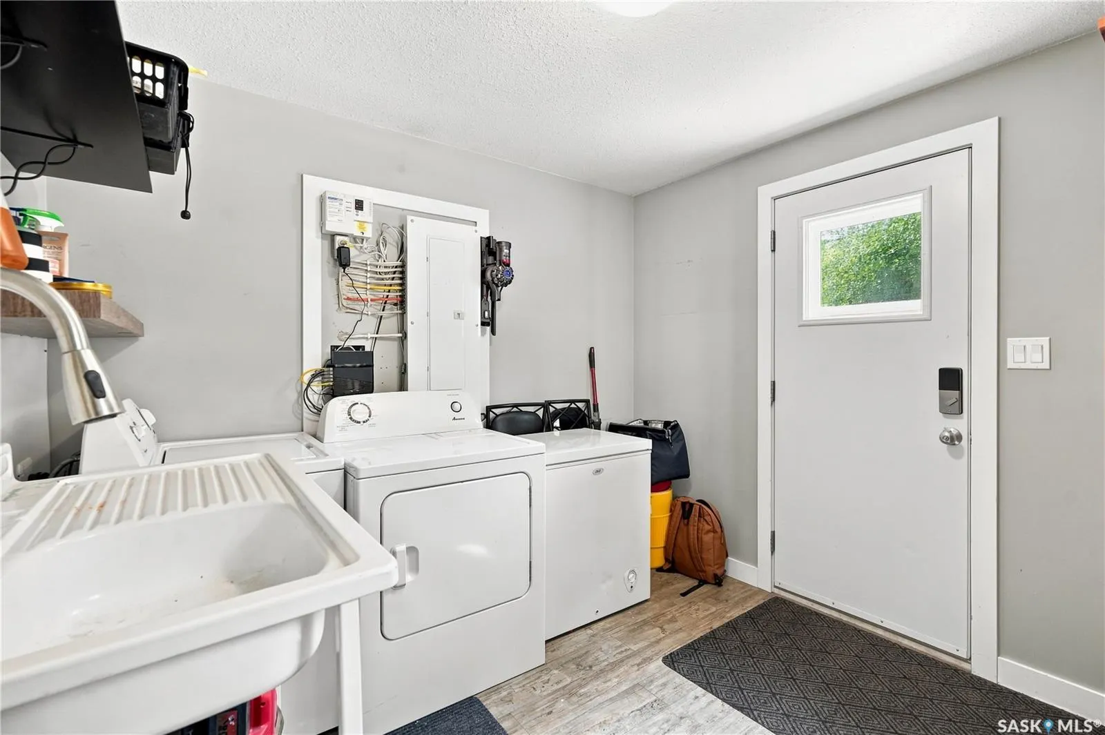 145 Lillooet STREET E