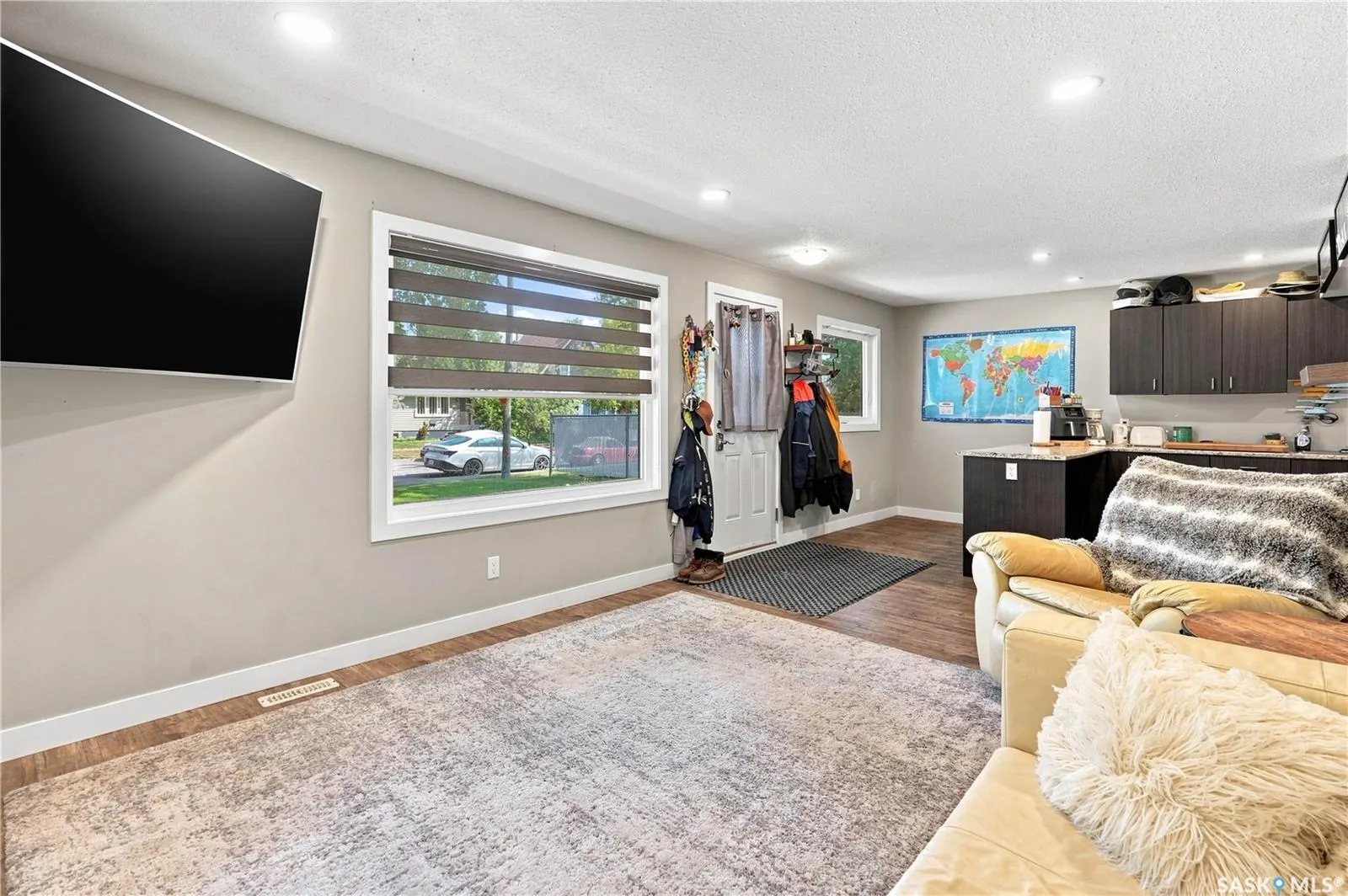 145 Lillooet STREET E