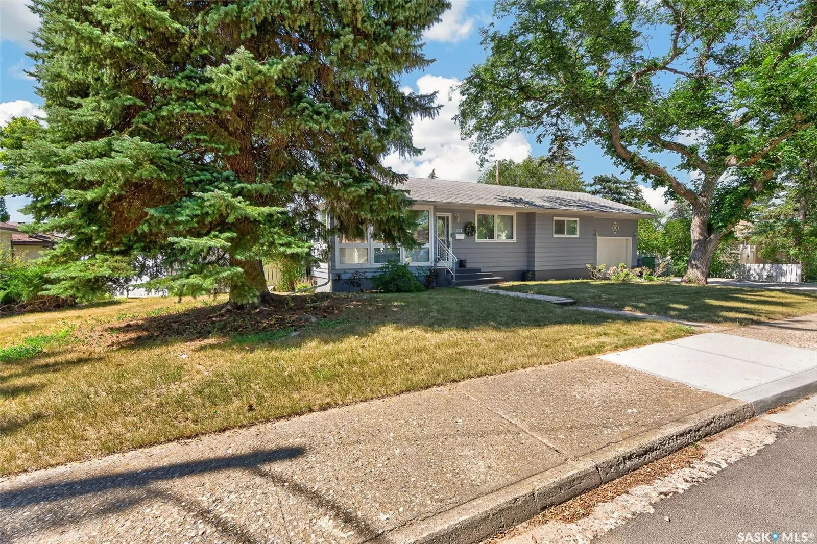 1142 Elgin AVENUE