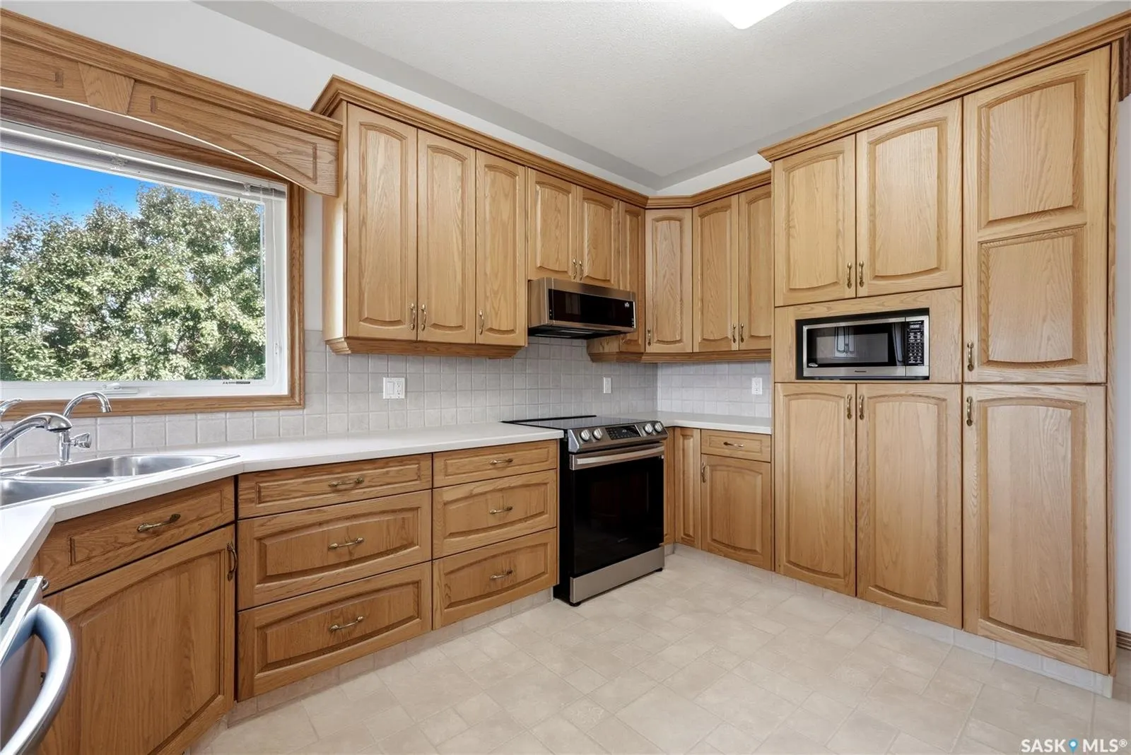 11330 Wascana MEADOWS
