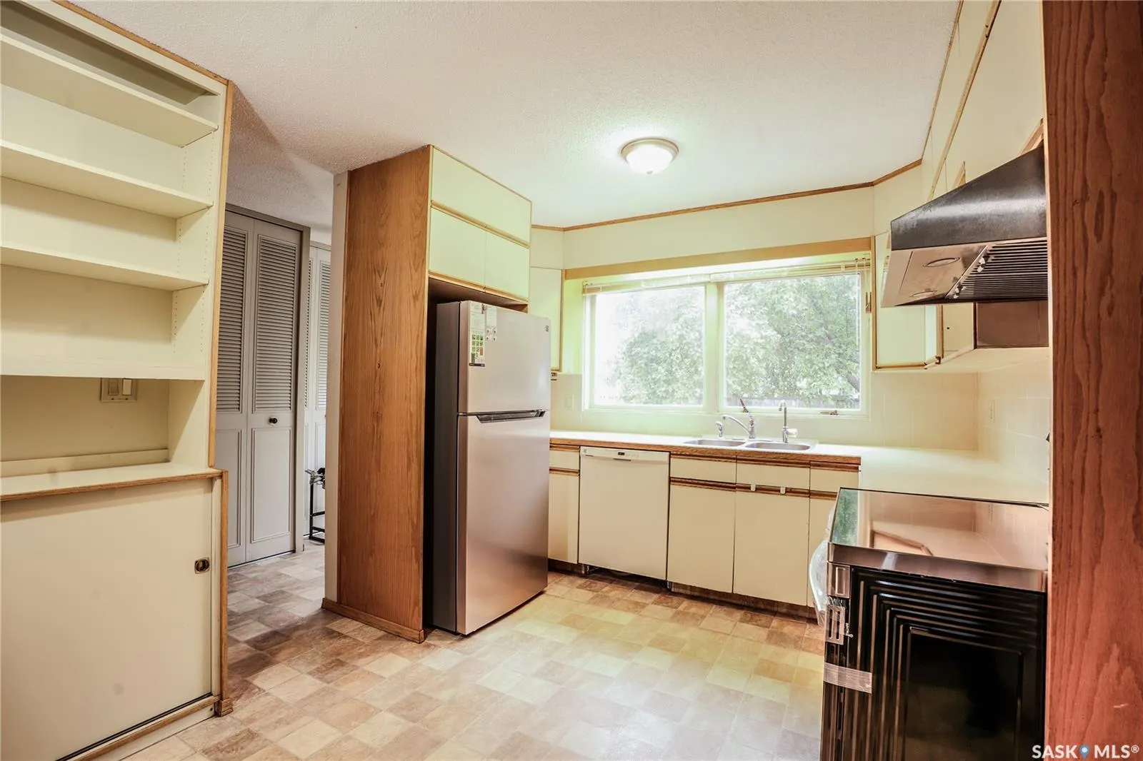 145 Mayfair CRESCENT