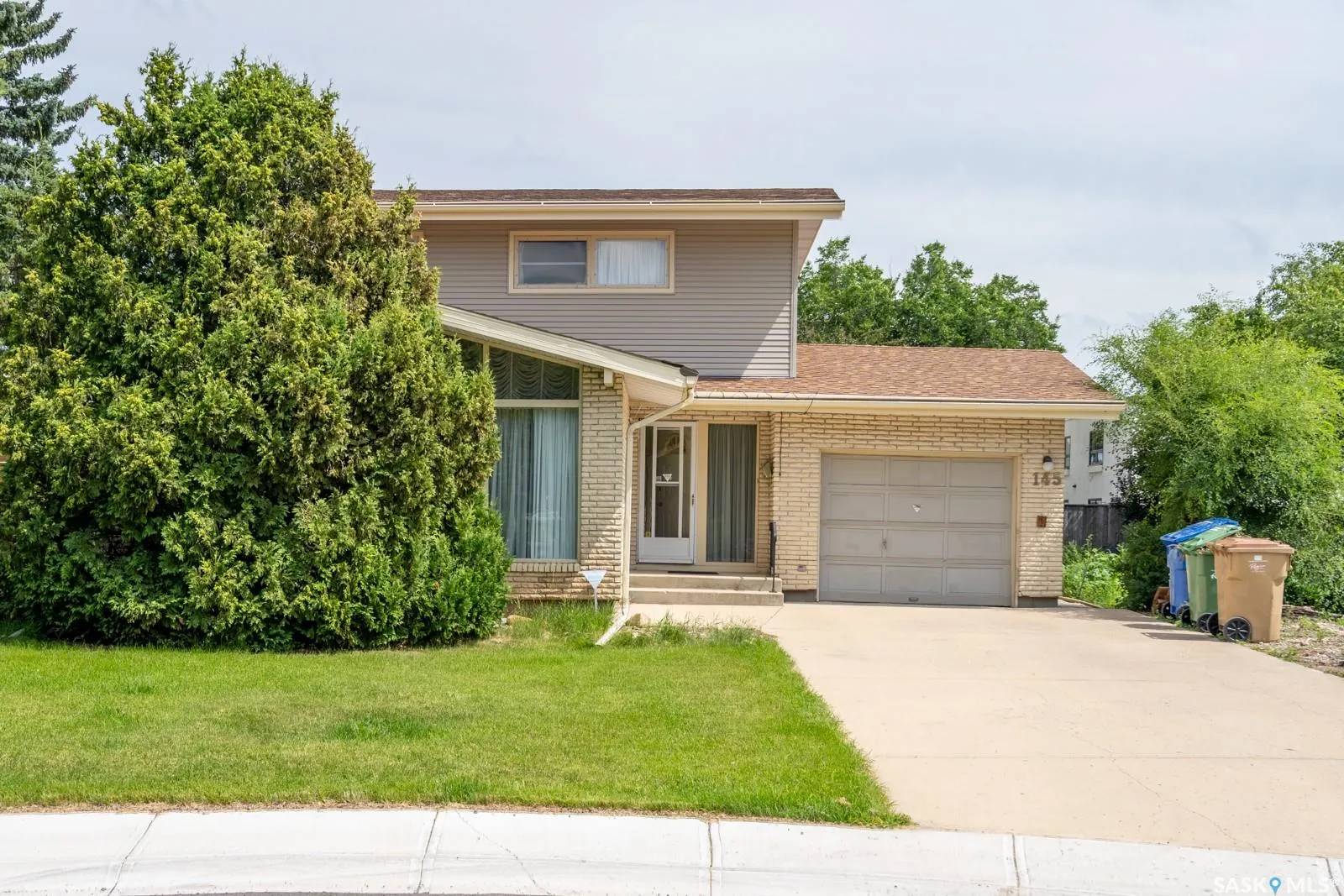 145 Mayfair CRESCENT