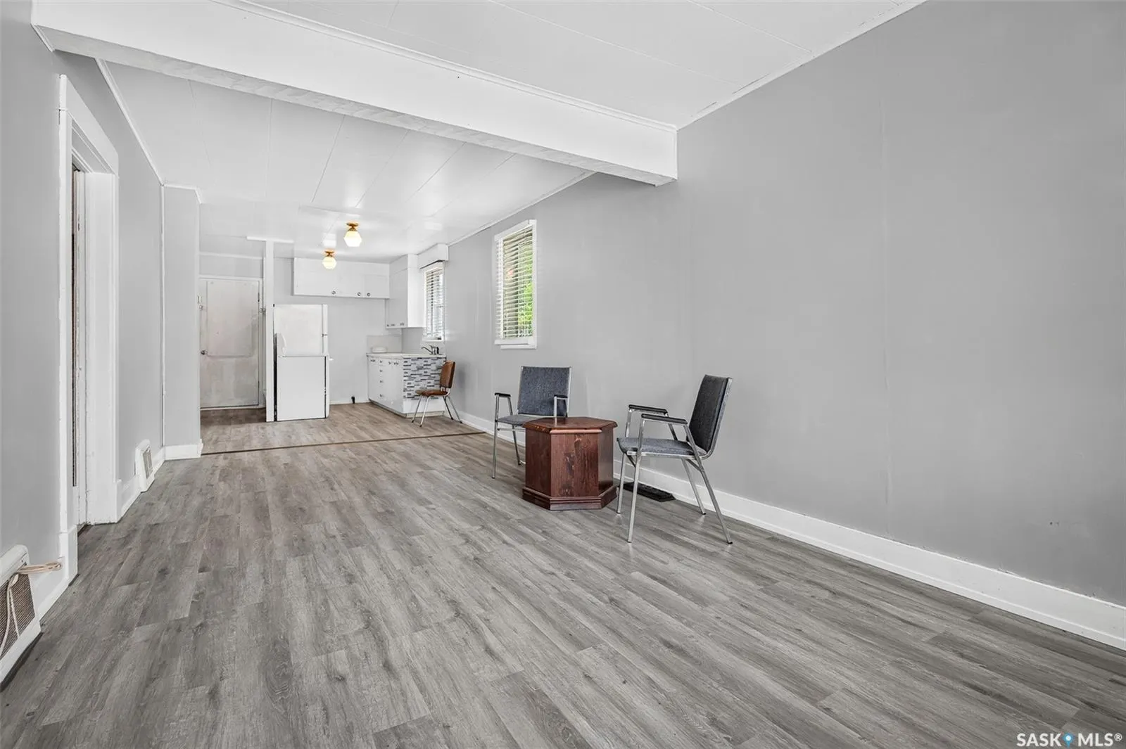 55 Iroquois STREET W