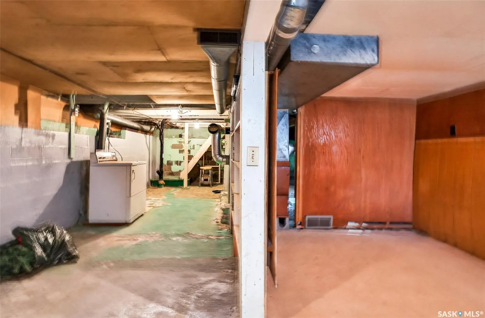 55 Iroquois STREET W