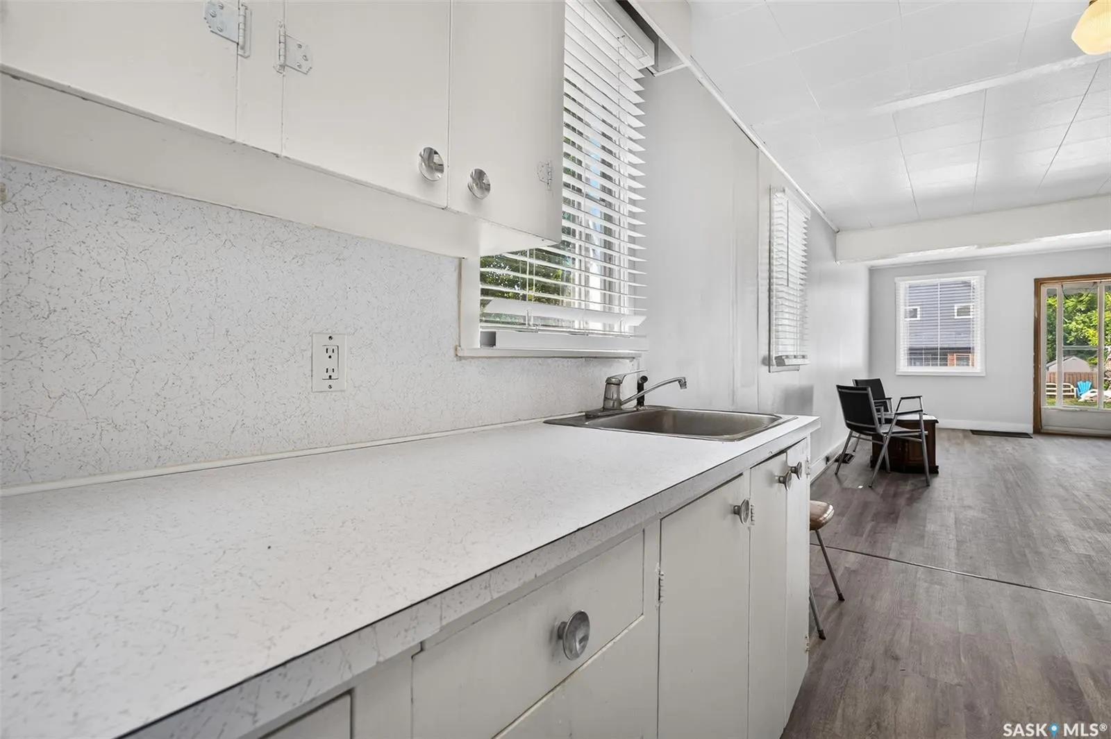 55 Iroquois STREET W