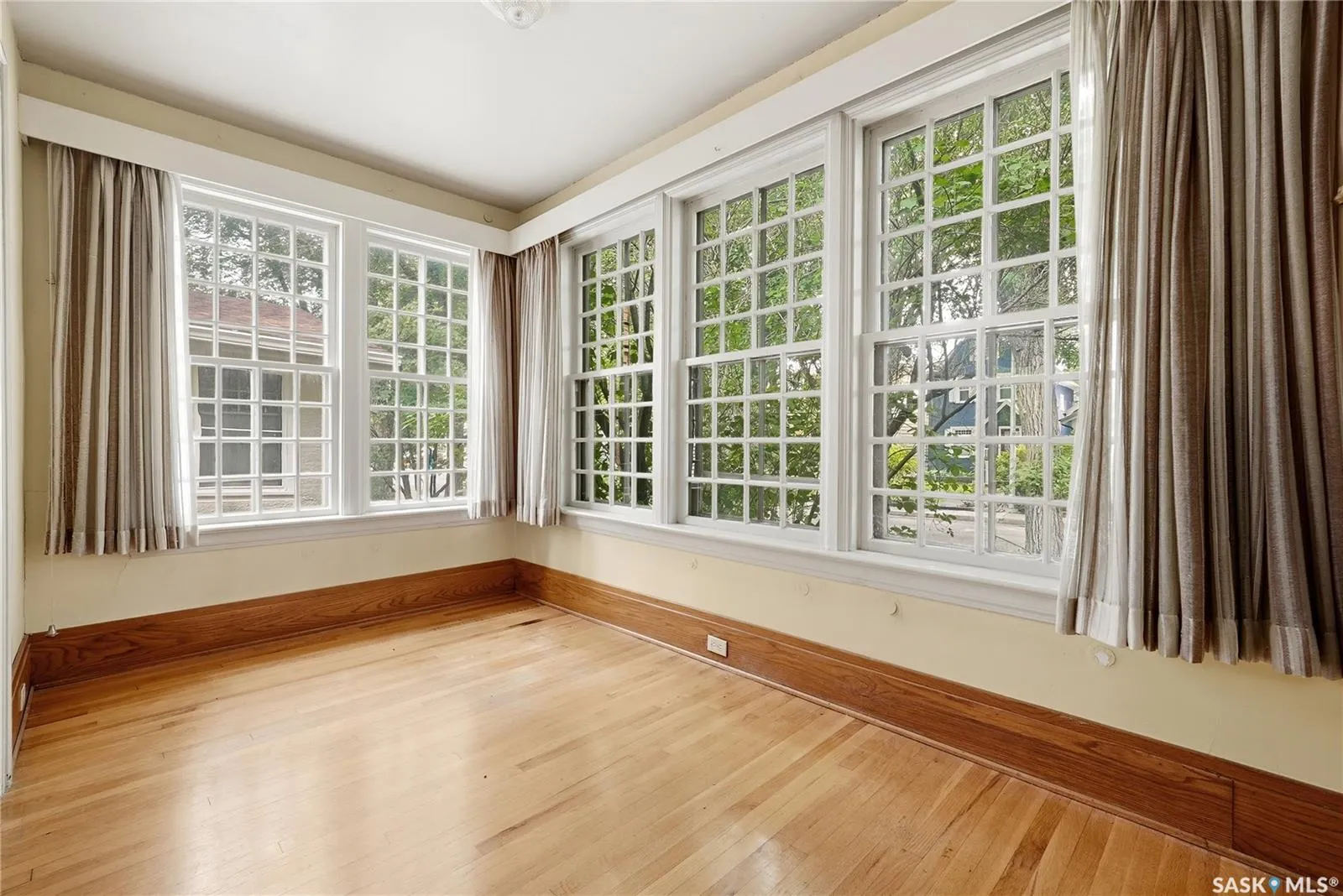 21 Angus CRESCENT