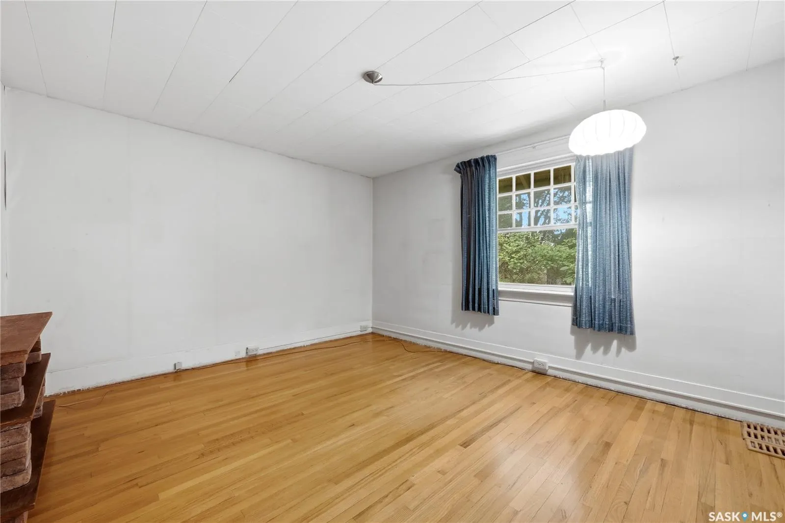 21 Angus CRESCENT