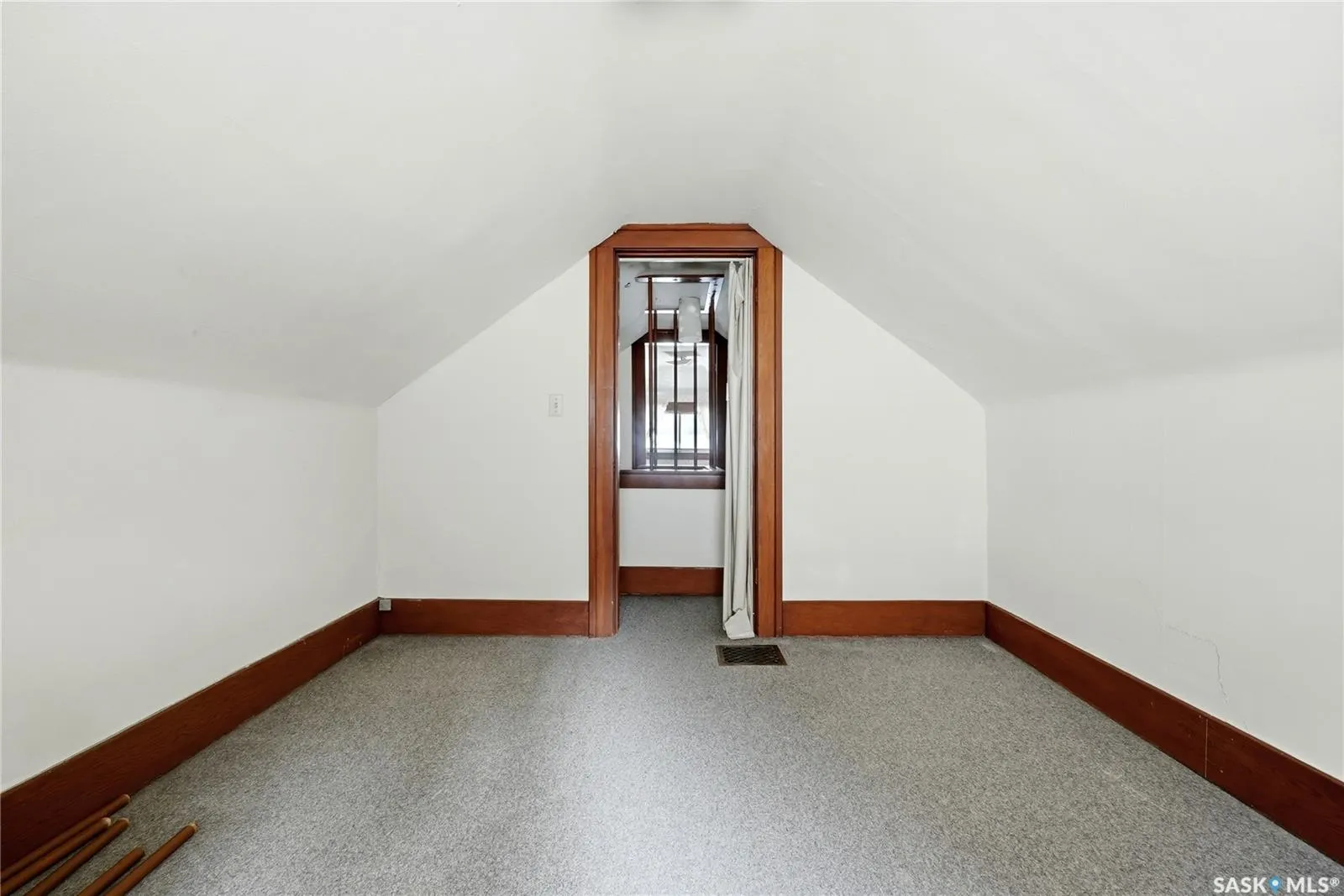 21 Angus CRESCENT