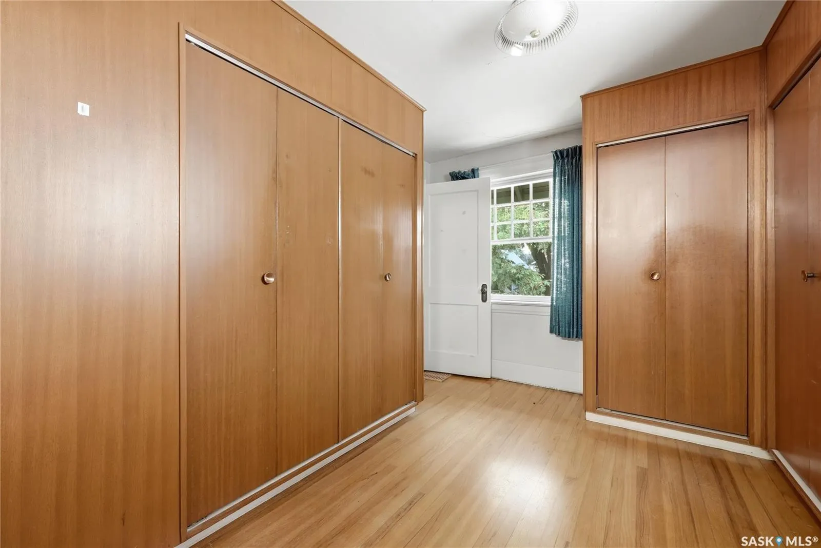 21 Angus CRESCENT