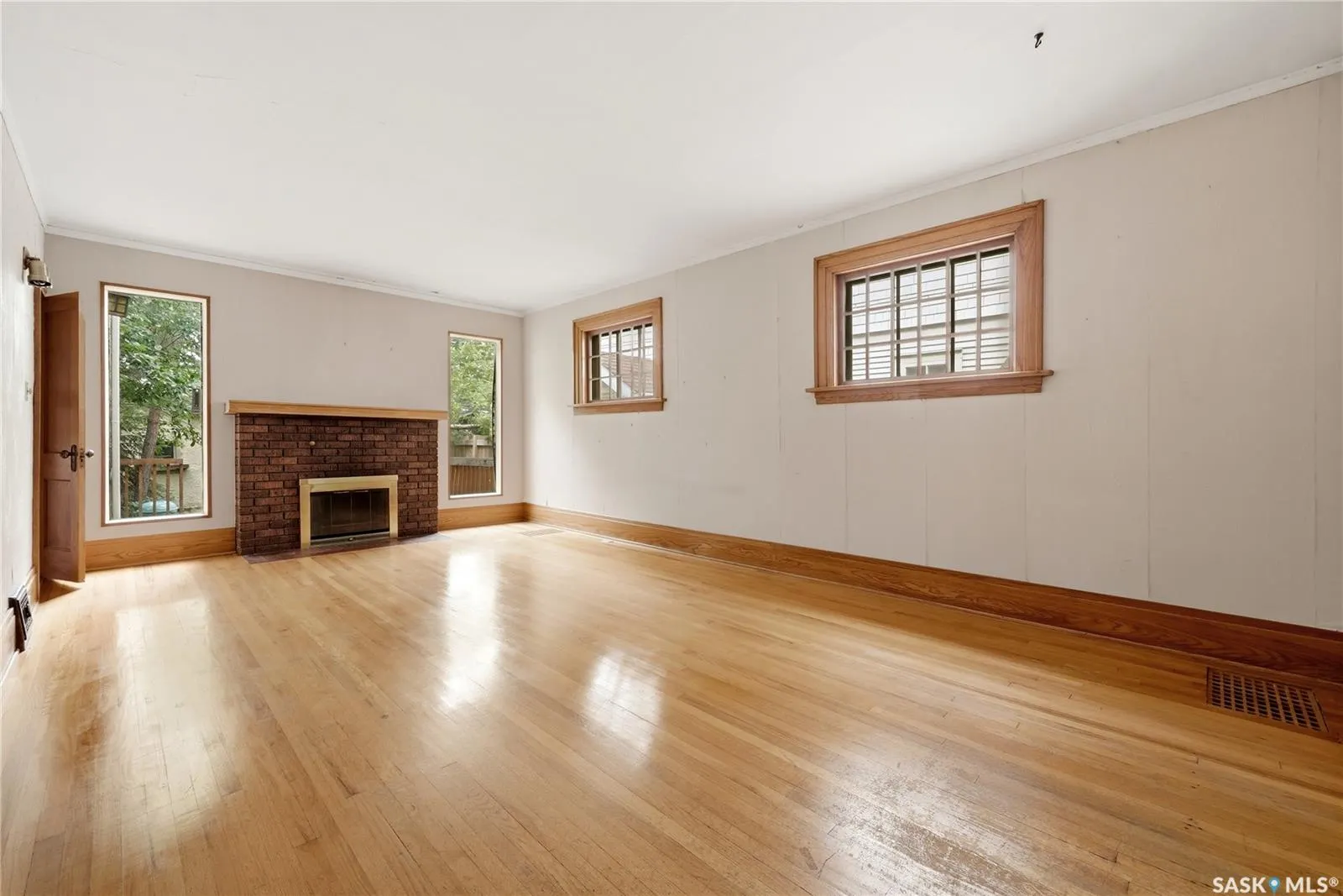 21 Angus CRESCENT