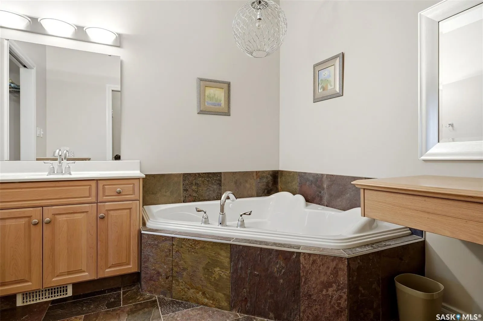 10170 Wascana ESTATES