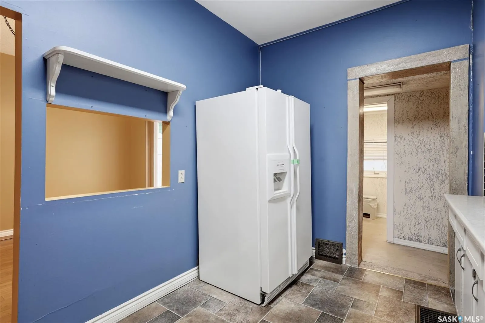 2242 Angus STREET