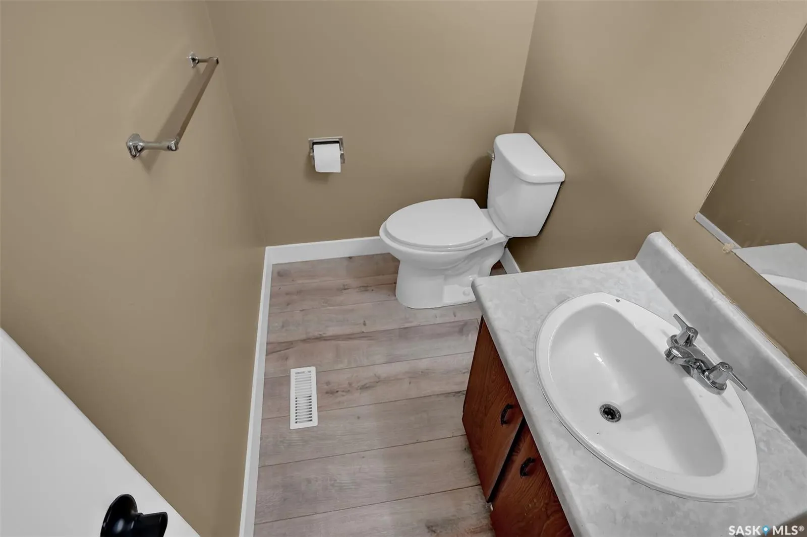 34 Armstrong BAY