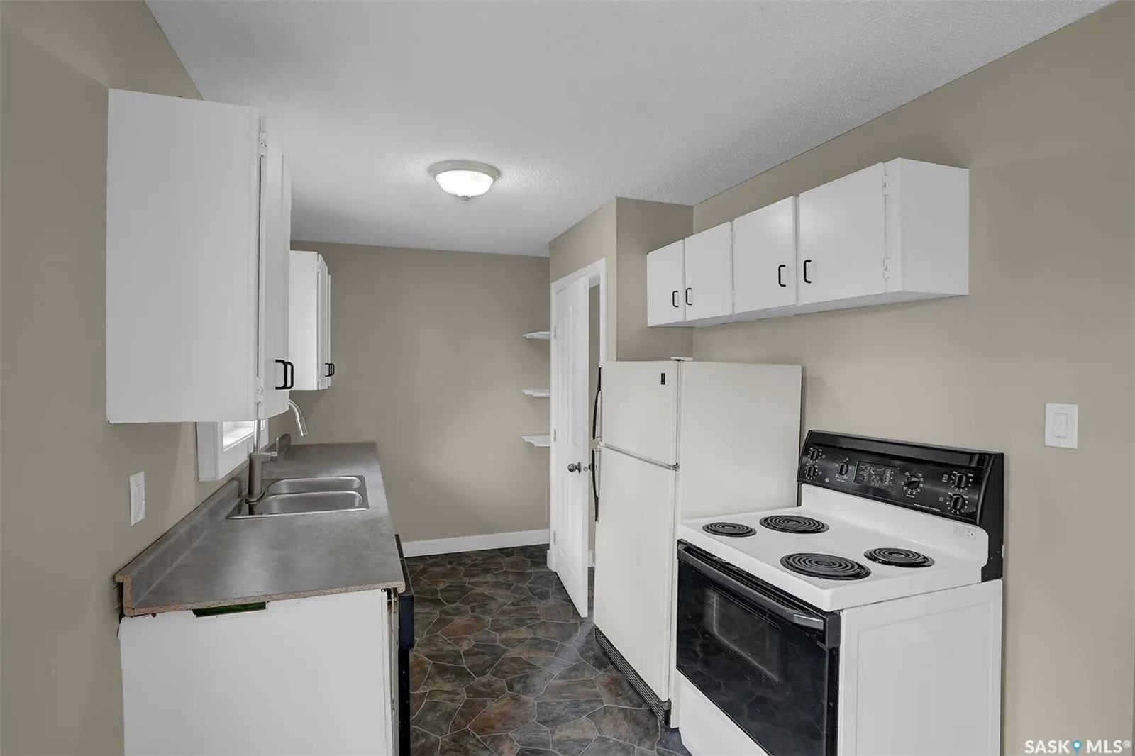34 Armstrong BAY