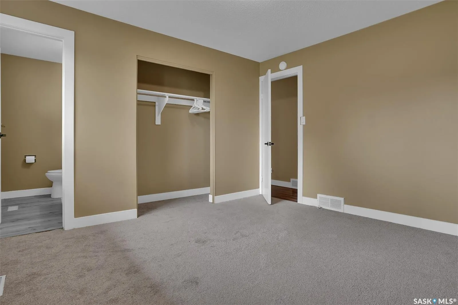 34 Armstrong BAY
