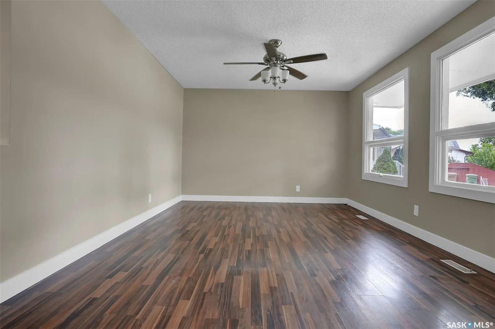 34 Armstrong BAY