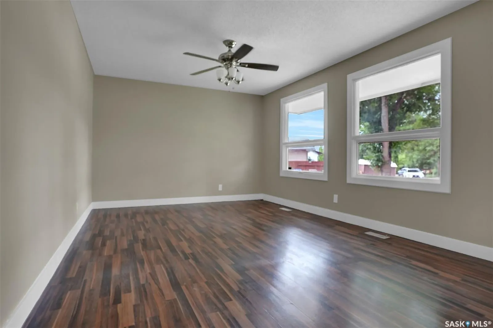 34 Armstrong BAY