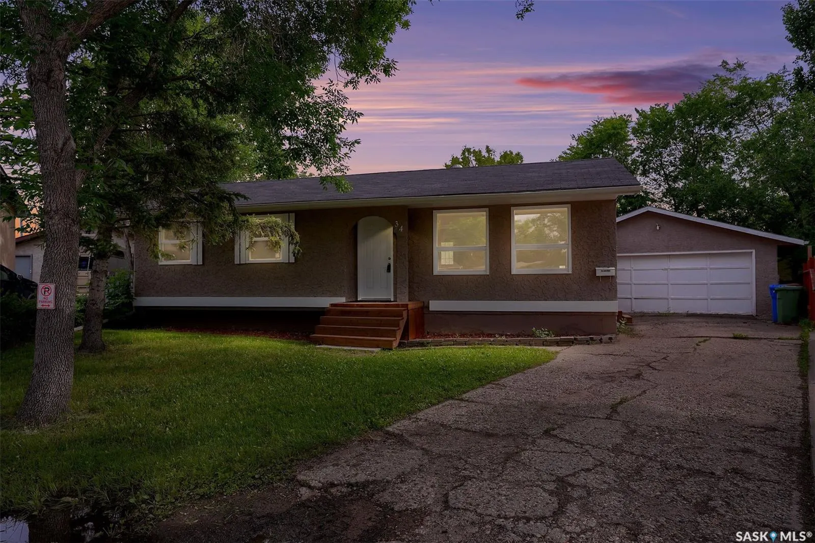 34 Armstrong BAY