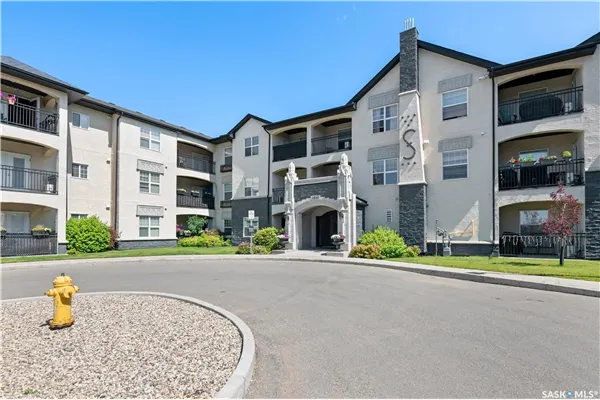 1640 Dakota DRIVE #117
