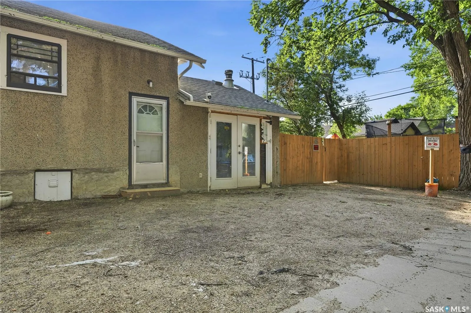 3300 Victoria AVENUE