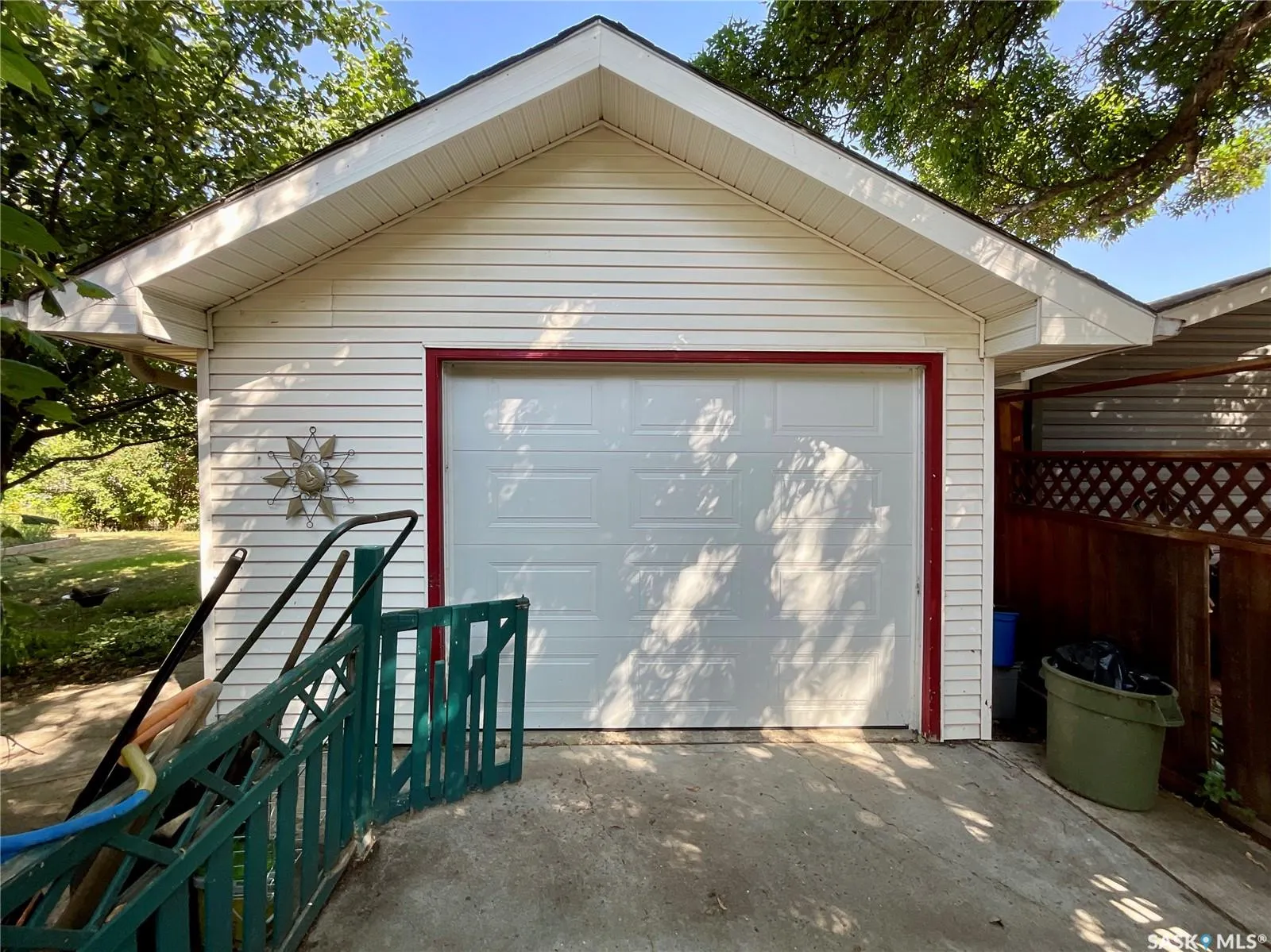 130 Cameron CRESCENT