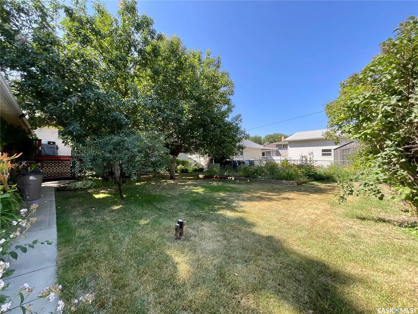130 Cameron CRESCENT