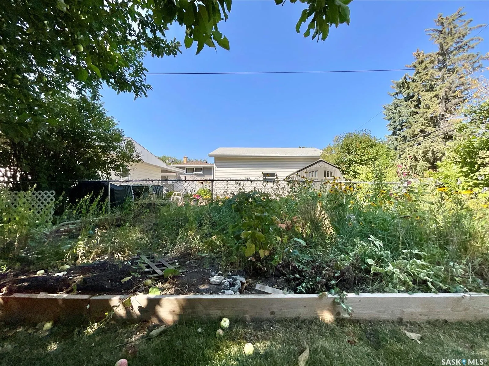 130 Cameron CRESCENT