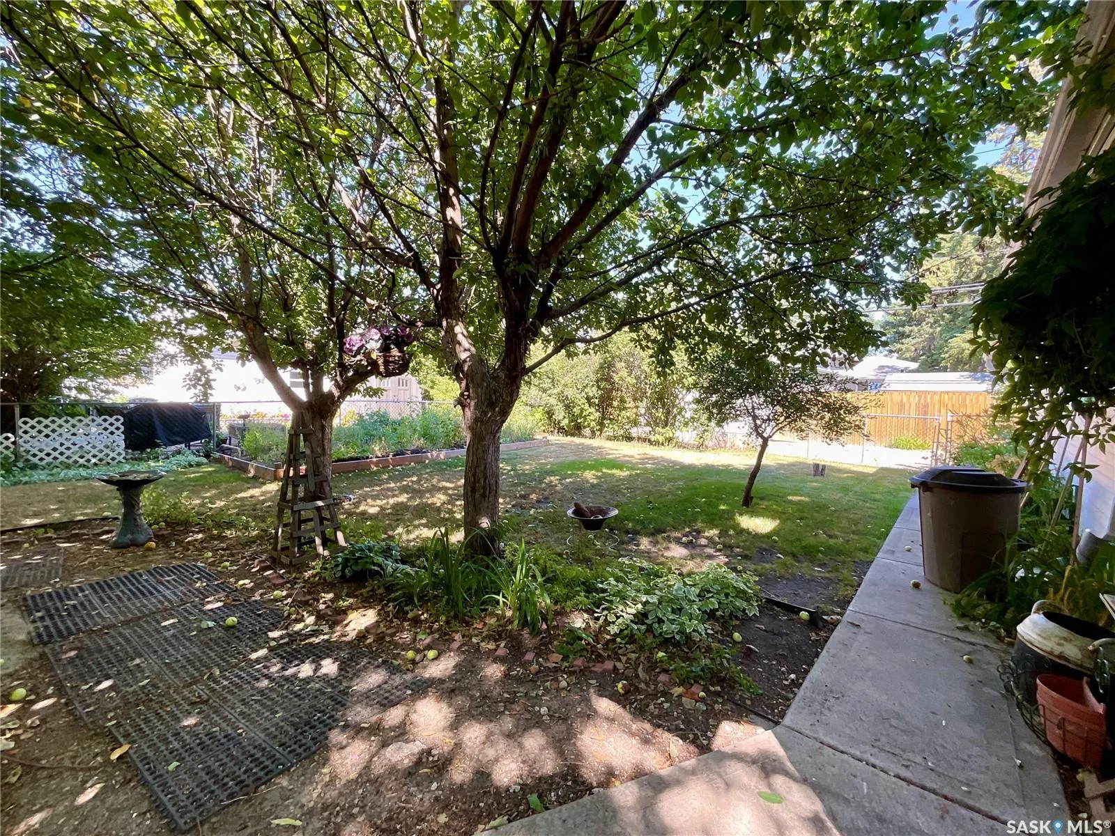 130 Cameron CRESCENT