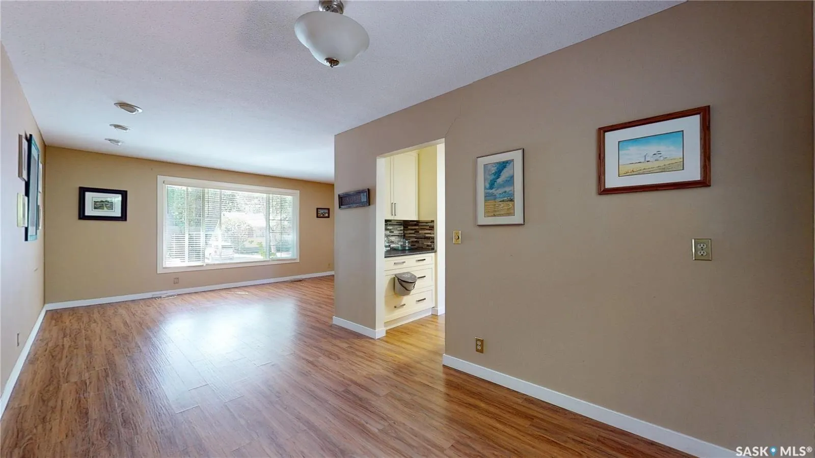 130 Cameron CRESCENT