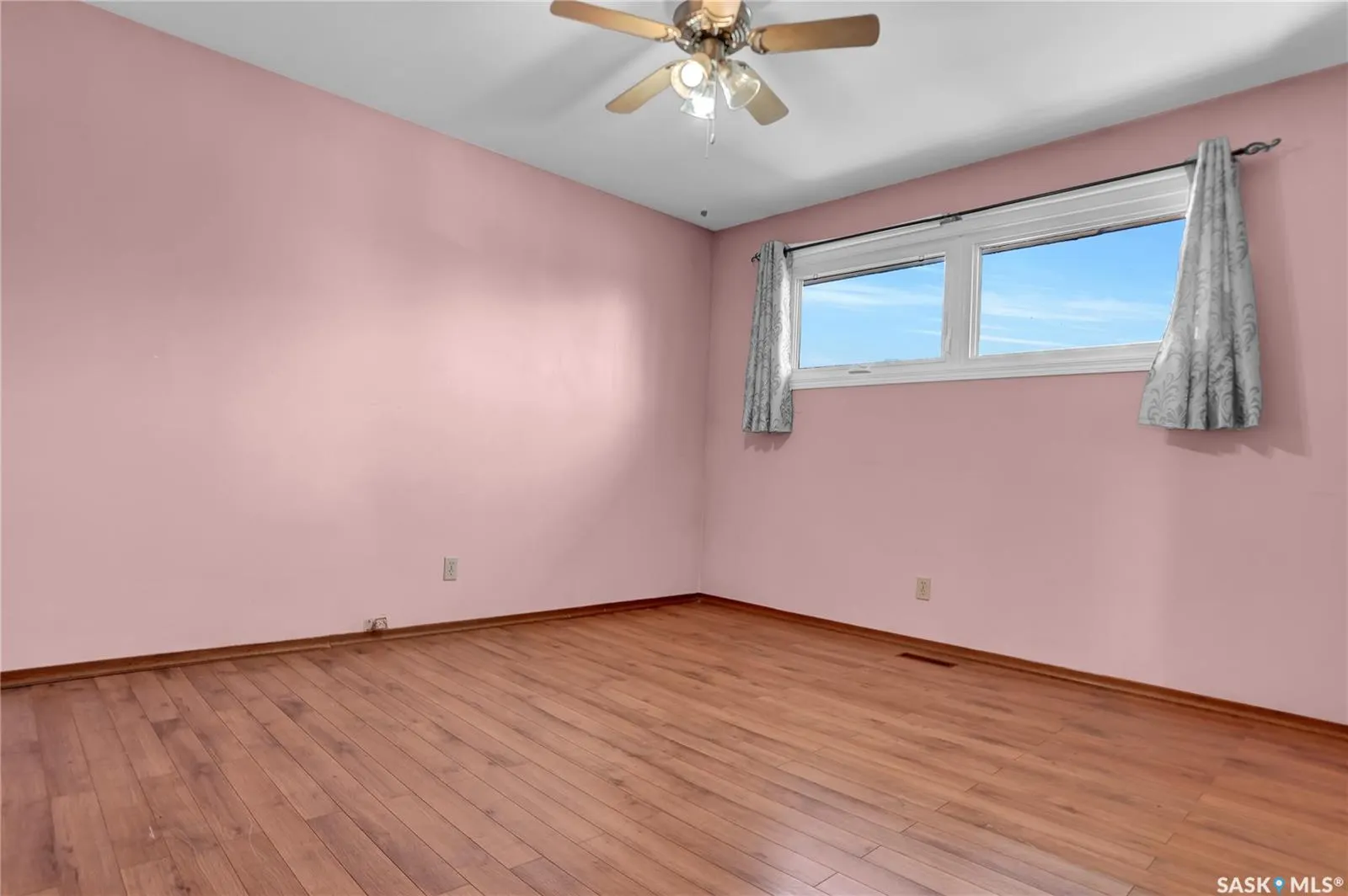 1507 Caribou STREET W