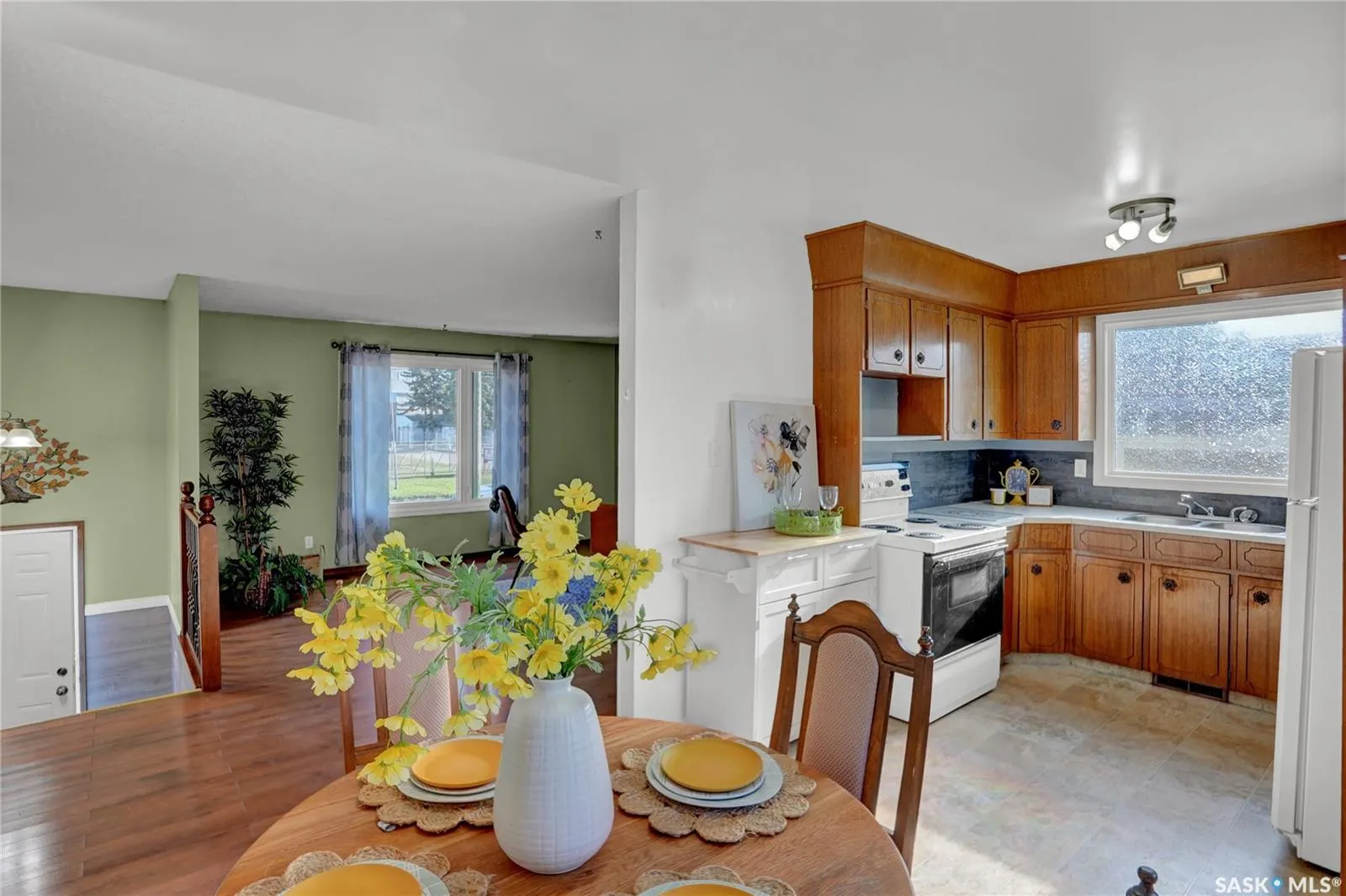 1507 Caribou STREET W