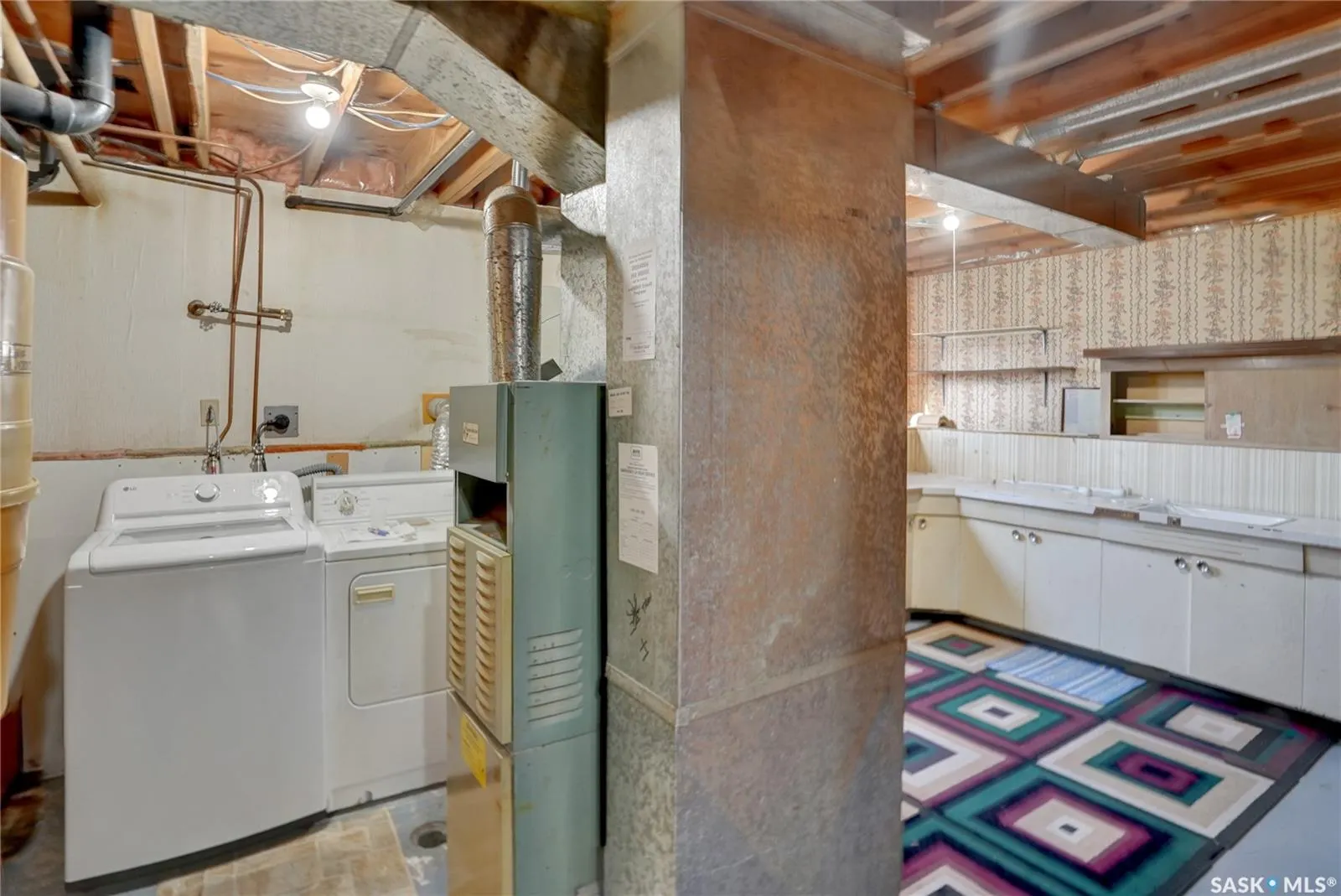 1507 Caribou STREET W